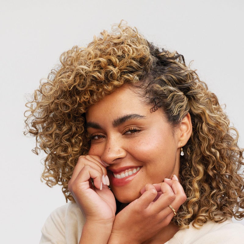 Paul Mitchell Clean Beauty Anti-Frizz Leave-In Treatment, Leave-In Conditioner, Anti-Humidity, For Textured, Frizz-Prone Hair, 5.1 fl. oz. - Image 4