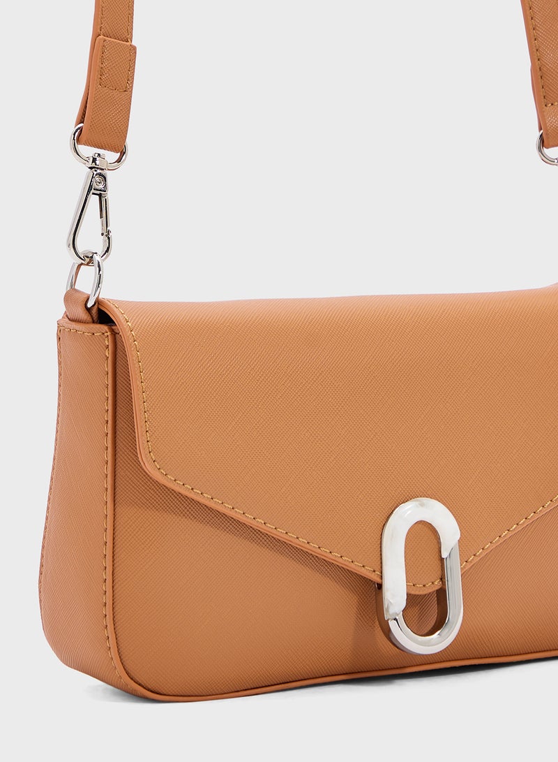 ايلا حقيبة كروس بودي بتفاصيل معدنية - Image 4