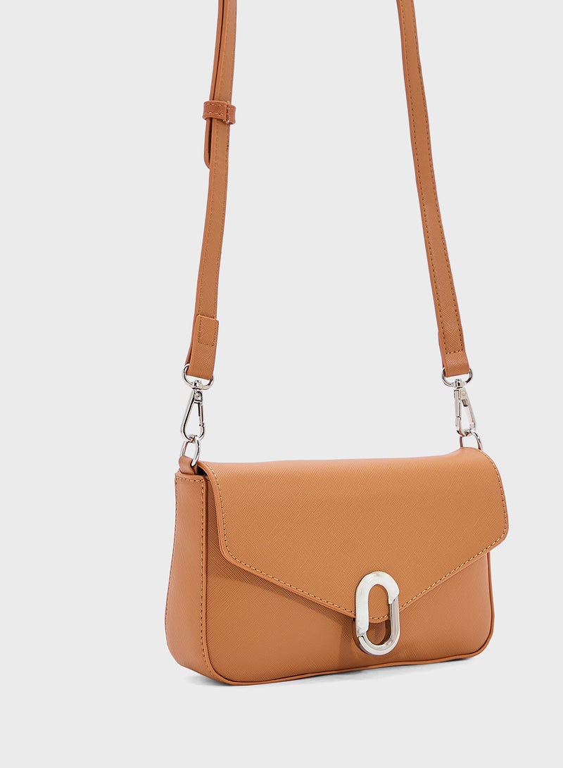 ايلا حقيبة كروس بودي بتفاصيل معدنية - Image 3