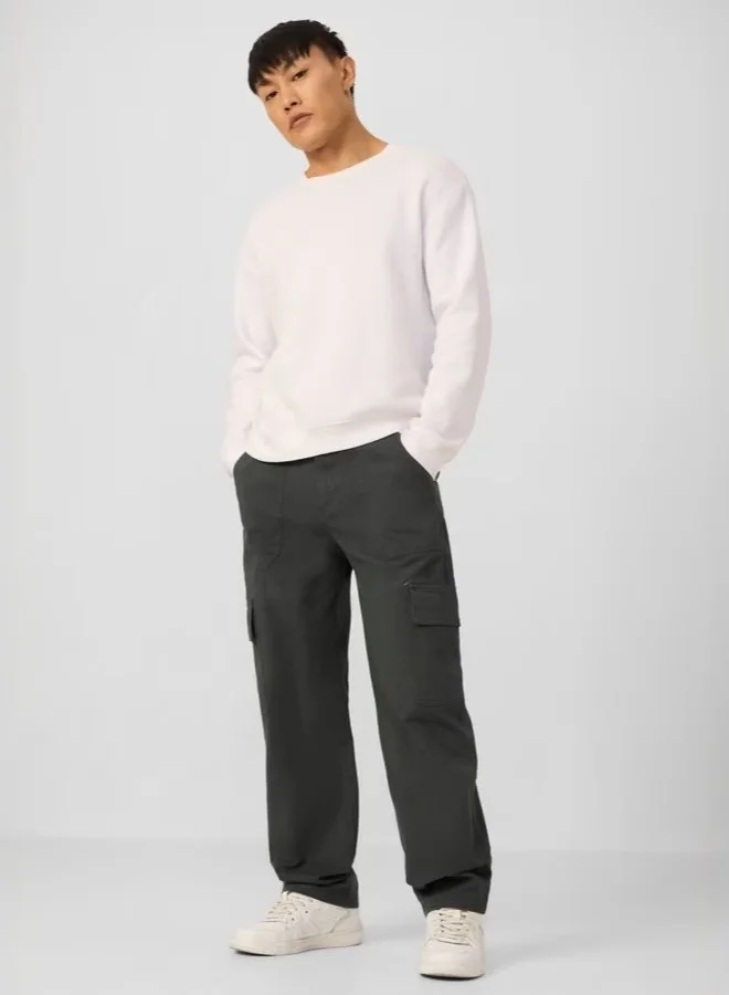 The Souled Store The Souled Store Men Dark Grey Solid Straight Fit Cargo Pants