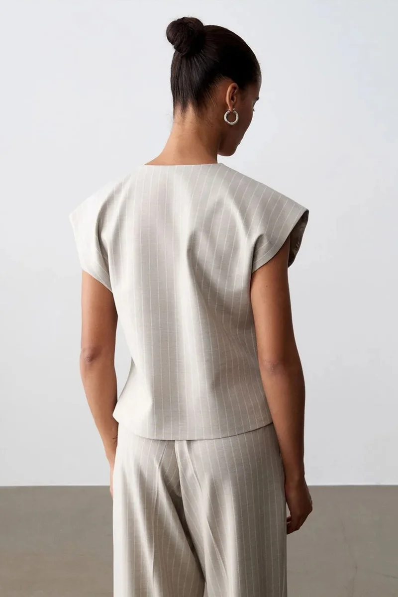 ديلفين DILVIN Striped V-neck Woven Waistcoat