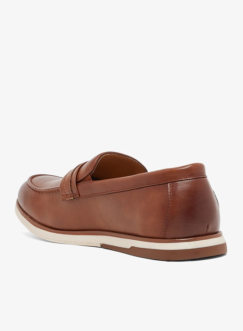 Robert Wood Saddle Detail Casual Slip Ons