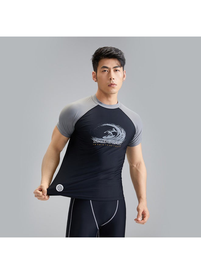 إسكدنيا بدلة سباحة Shalbaolai للرجال بأكمام قصيرة، بدلة سباحة واقية من الشمس UPF50، سريعة الجفاف وقابلة للتنفس، اللون: NY23-5-1 أسود، الحجم العلوي: L - Image 3