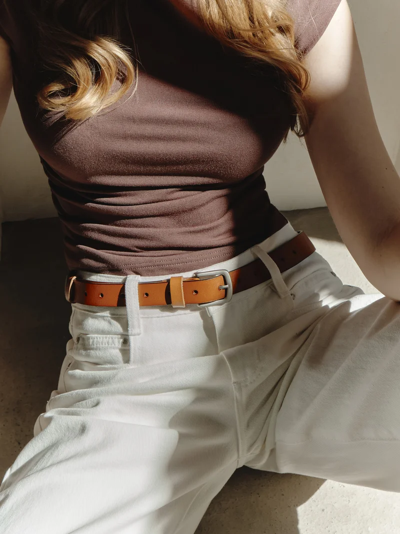 ليتشي Brushed leather belt with silvertone buckle