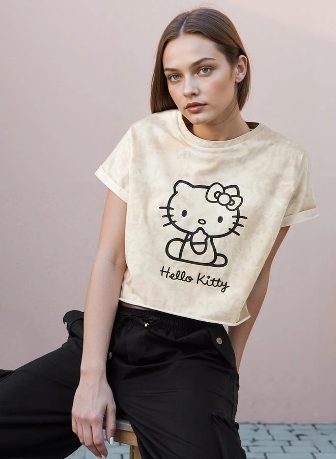 Hello Kitty Print Crop T-shirt with Extended Sleeves