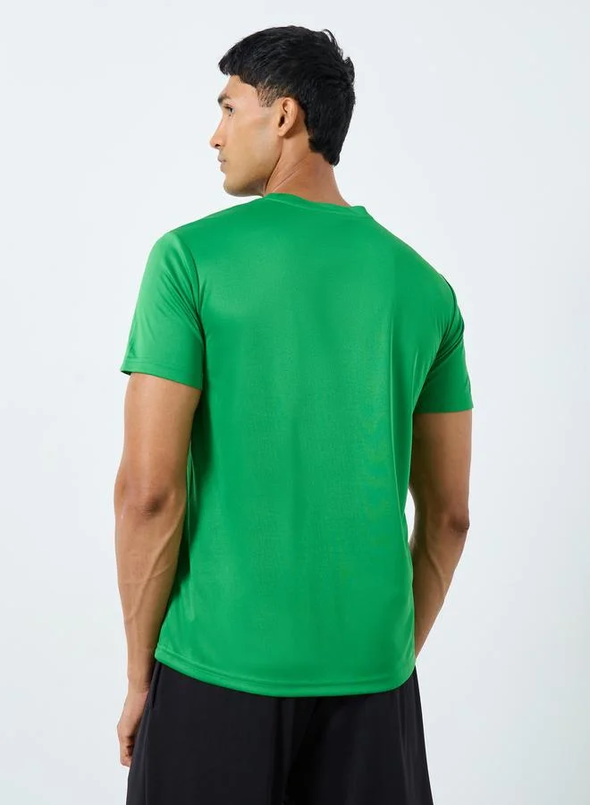 Styli  Styli Regular Dry Fit Active T-Shirt with Logo Detail for Men | Best Price UAE