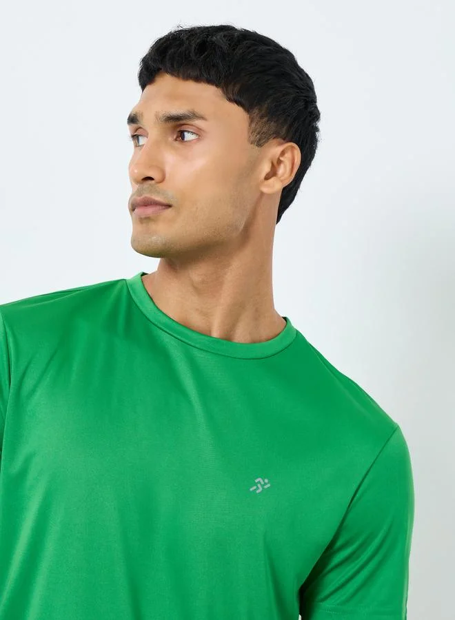 Styli  Styli Regular Dry Fit Active T-Shirt with Logo Detail for Men | Best Price UAE