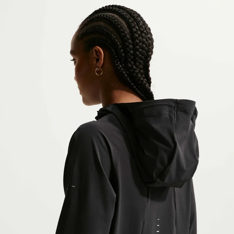 Nike Black Women's Swift Repel Packable Running Jacket for Women | Best Price UAE