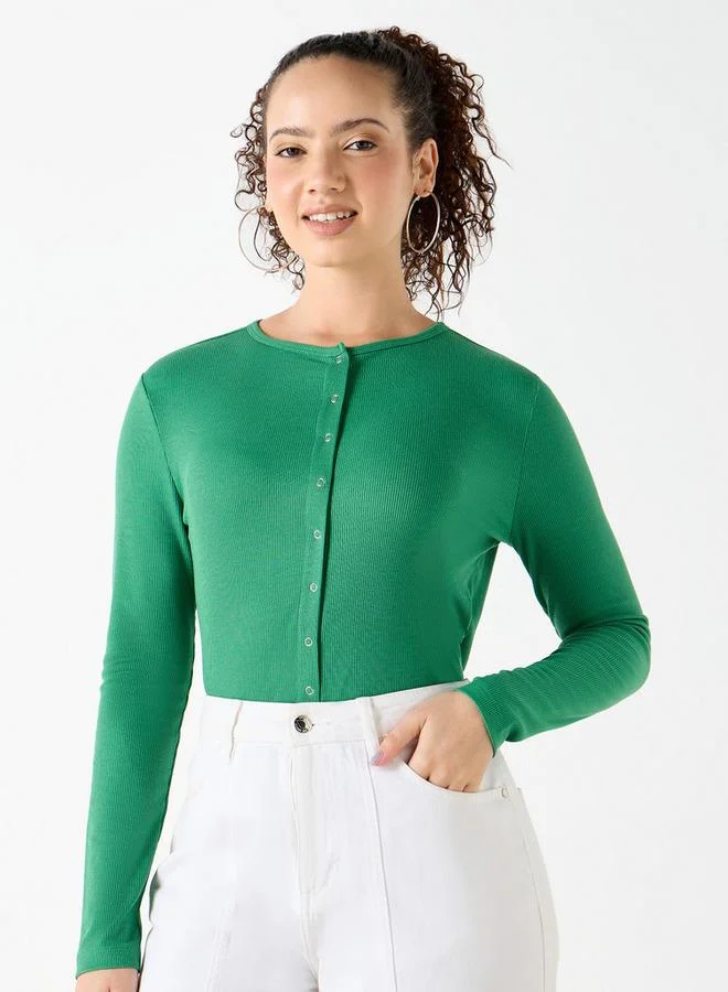 لي كوبر تيشيرت مضلع بأكمام طويلة وزر إغلاق