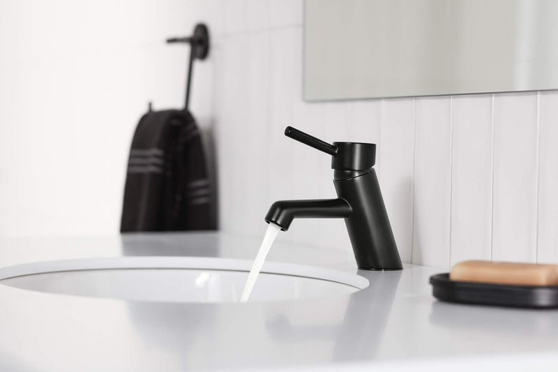 Peerless P1547LFBL Precept Single Hole 10 GPM Water Flow Matte Black - Image 2