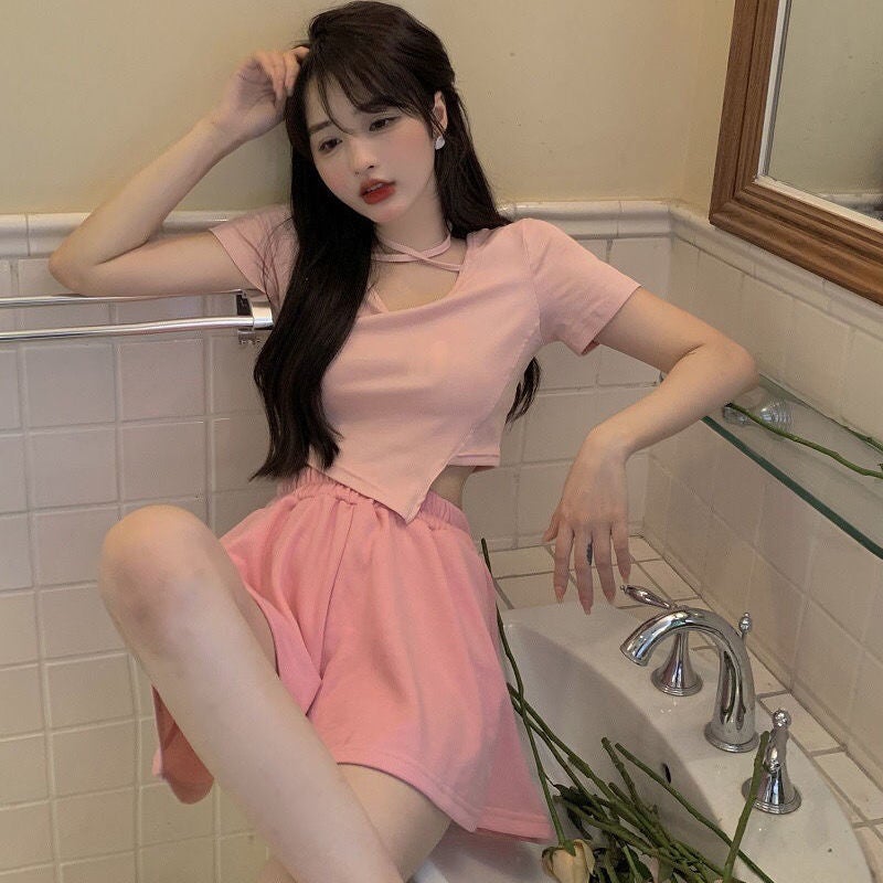 Summer New Pink T-shirt Shorts suit Design Sense Slim-fit Slimming Irregular Top Womens Casual suit Trendy Powder Top  - Image 5
