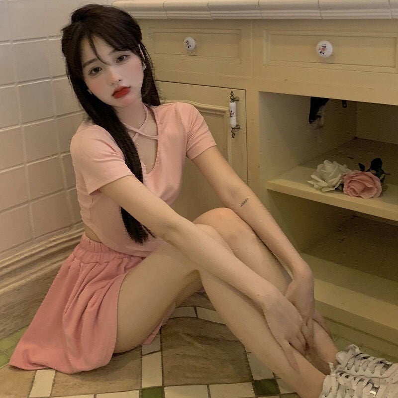 Summer New Pink T-shirt Shorts suit Design Sense Slim-fit Slimming Irregular Top Womens Casual suit Trendy Powder Top  - Image 4