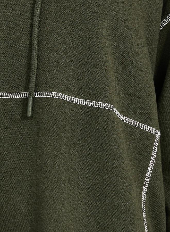 ستايلي فستان ميدي بتفاصيل درزات مُتباينة وياقة هودي - Image 3