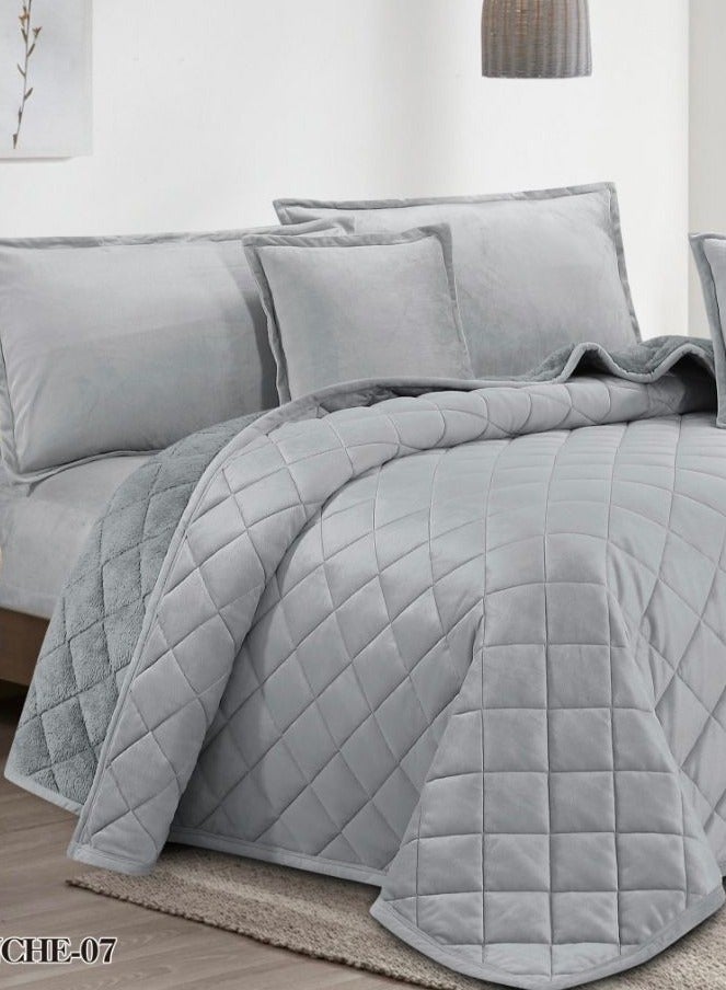 4-piece royal comforter set, winter, two-sided, velvet side and fur side, king size, 160x220 cm - Image 2