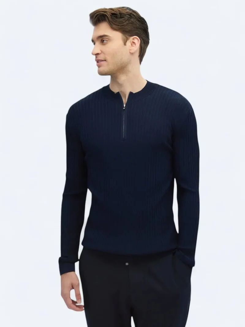 كيب كنزة صوفية زرقاء داكنة