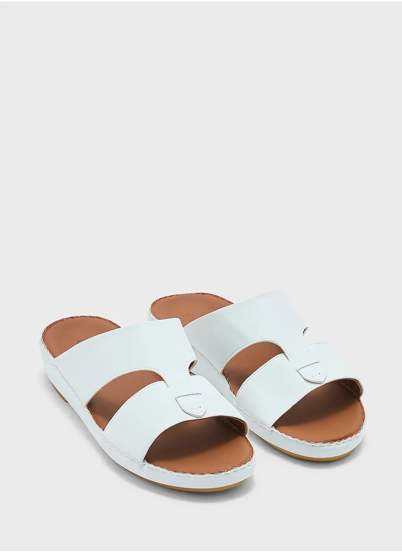 روبرت وود Traditional Arabic Sandals