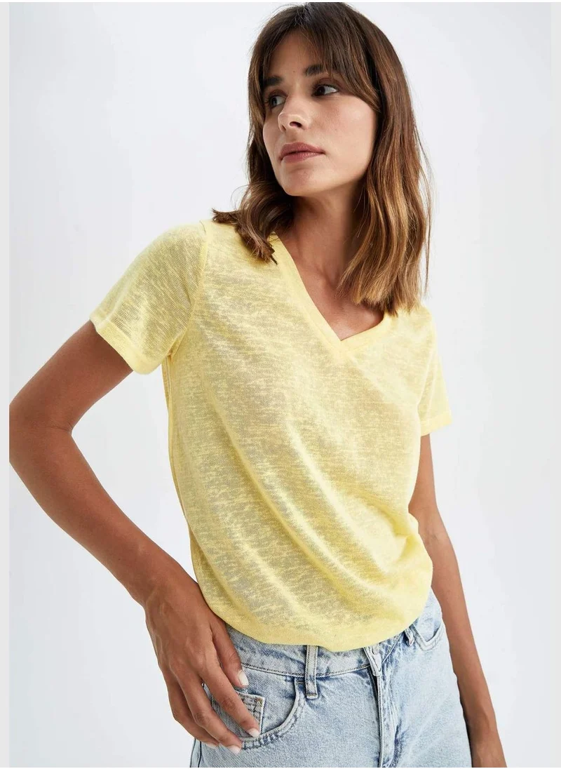 ديفاكتو Woman Regular Fit V-Neck Short Sleeve T-Shirt