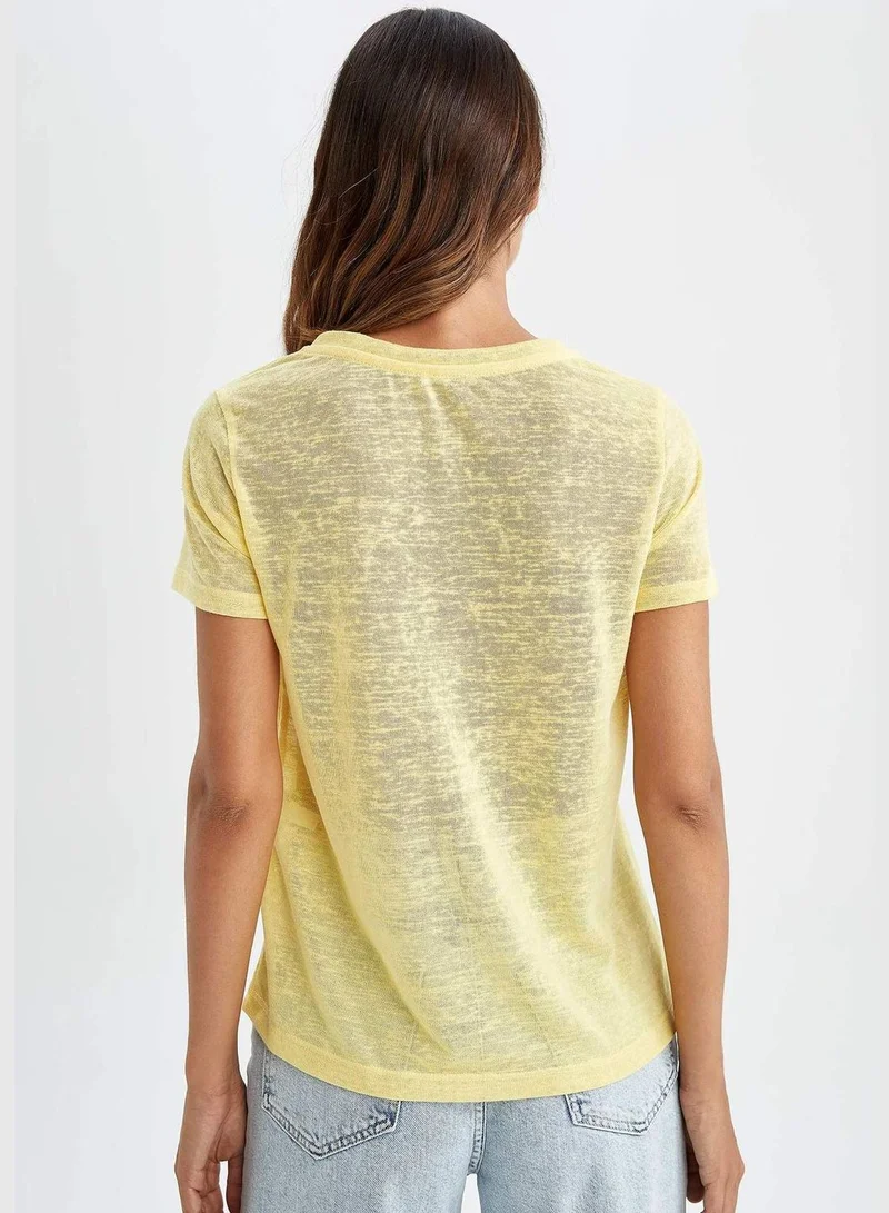 ديفاكتو Woman Regular Fit V-Neck Short Sleeve T-Shirt