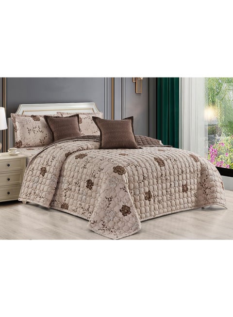 A printed double bed sheet, consisting of 4 pieces of microfiber, measuring 170*210 cm.