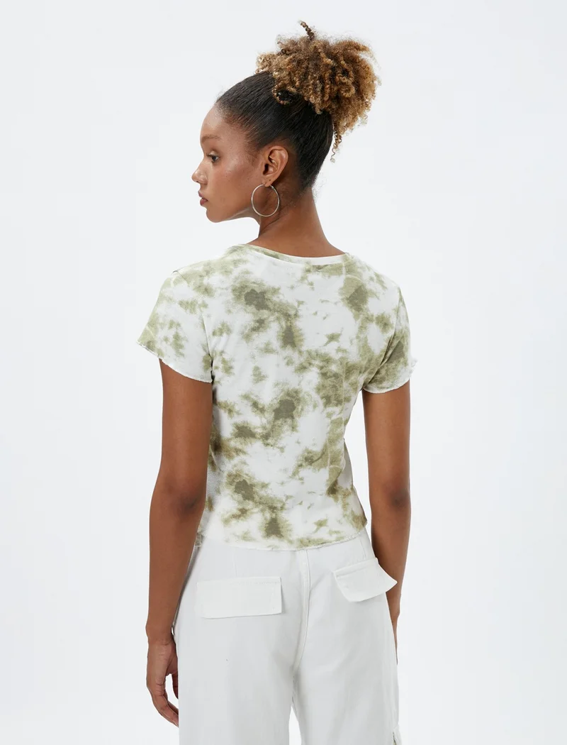 كوتون Slogan Printed T-Shirt with Batik Detail Short Sleeve Crew Neck