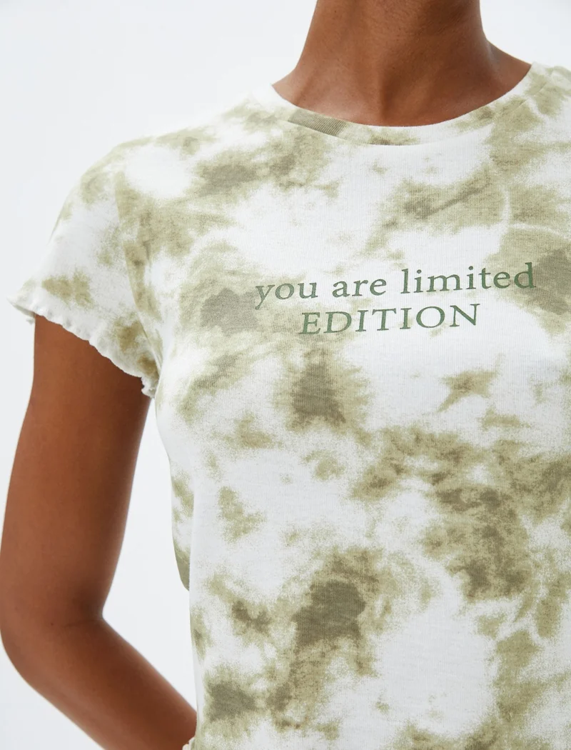 كوتون Slogan Printed T-Shirt with Batik Detail Short Sleeve Crew Neck