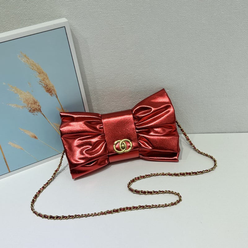 2025 Trend New Chain Butterfly Women'S Bag Street Trend Platinum Lock Single Shoulder Crossbody Baguette Women'S Bag - Image 1