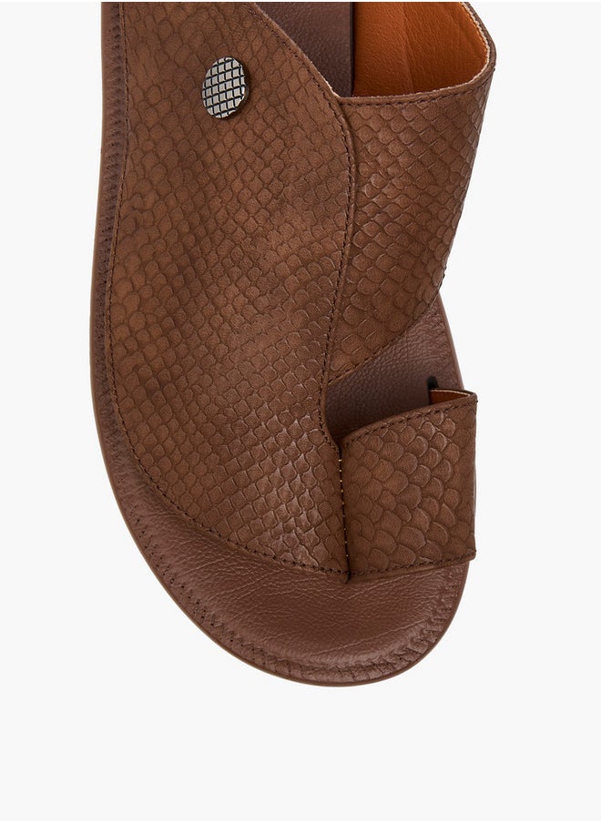 Al Waha Men's Textured Slip-On Arabic Sandals with Toe Loop Detail  - Image 3