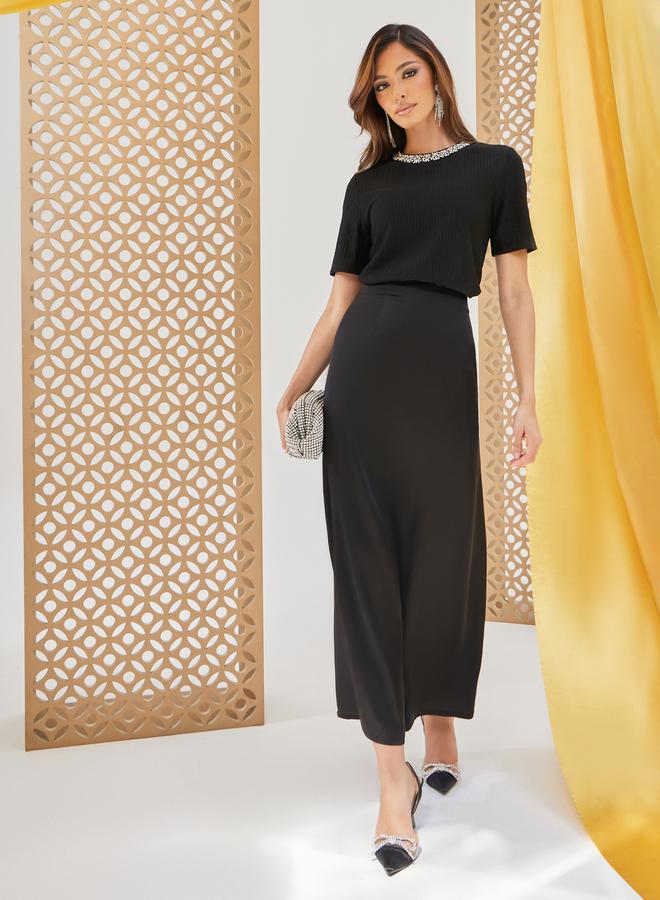 ستايلي بلوزة بأكمام قصيرة وياقة مستديرة مزينة - Image 2