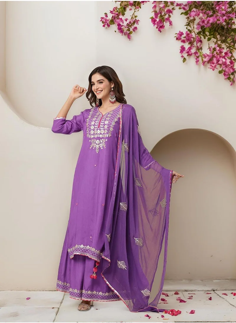 آي شين Regular Fit Embellished Pattern Round Neck Neck Three-Quarter Sleeve Purple Colour Knitted Polyester Kurta Set for Women with Mid-Rise Closure - A Timeless Addition to Your Collection