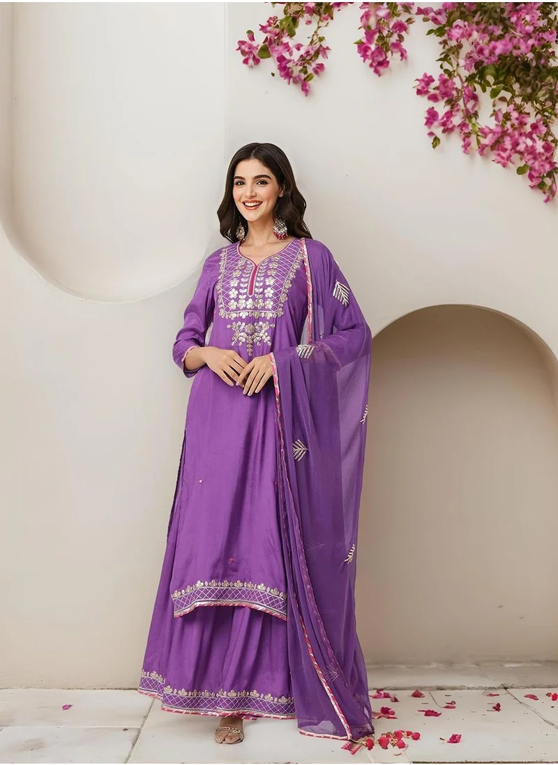 آي شين Regular Fit Embellished Pattern Round Neck Neck Three-Quarter Sleeve Purple Colour Knitted Polyester Kurta Set for Women with Mid-Rise Closure - A Timeless Addition to Your Collection