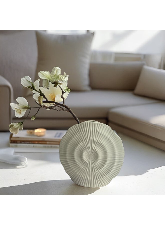 Petal Shaped Vase - Image 2