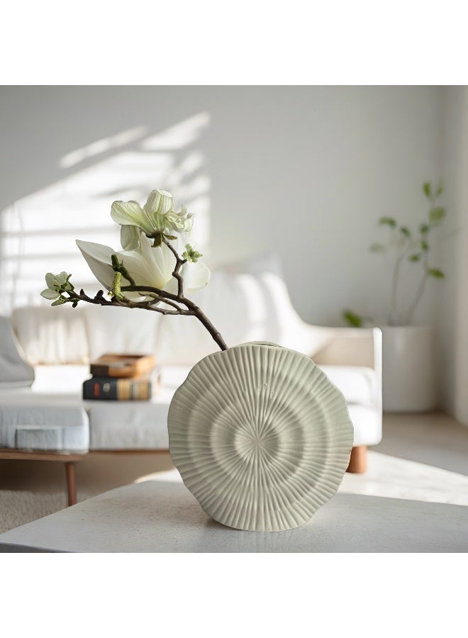 Petal Shaped Vase - Image 3