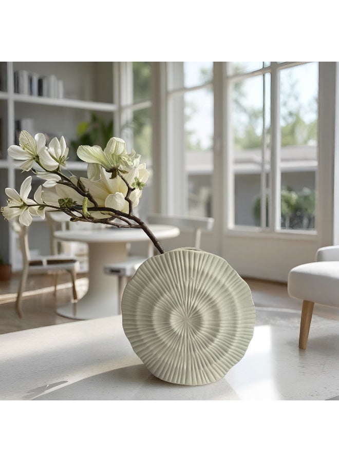 Petal Shaped Vase - Image 1