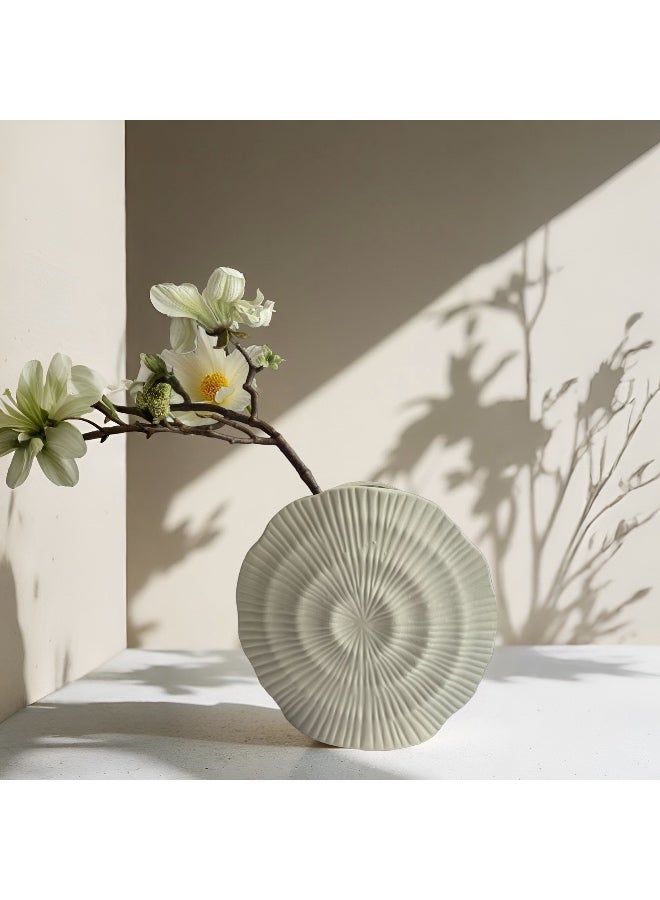 Petal Shaped Vase - Image 4