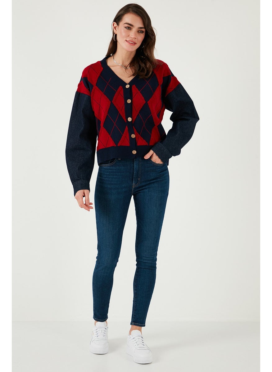 Lela Patterned Regular Fit Buttoned V Neck Crop Cardigan Women's CARDIGAN 4615553  - Image 2