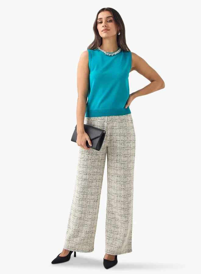 ايكونيك بلوزة بدون أكمام مزينة بتفاصيل فتحة مفتاح