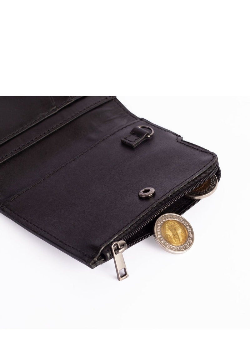 ايه ار سابلاي Ar Stash من Arij Bags | محفظة جلد طبيعي، تصميم نحيف بجيوب متعددة للكروت، سوستة للفكة، تنظيم عملي للكروت والنقود (أسود) - Image 4
