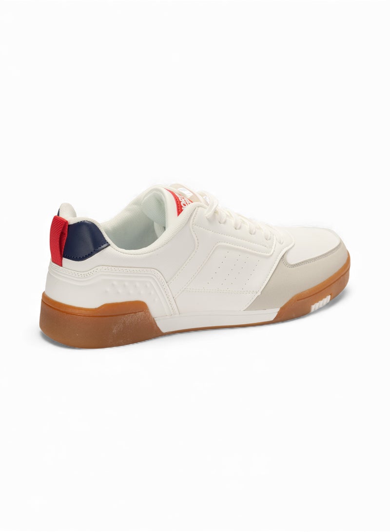 باتا حذاء رياضي برباط بتصميم كلاسيكي - Image 3