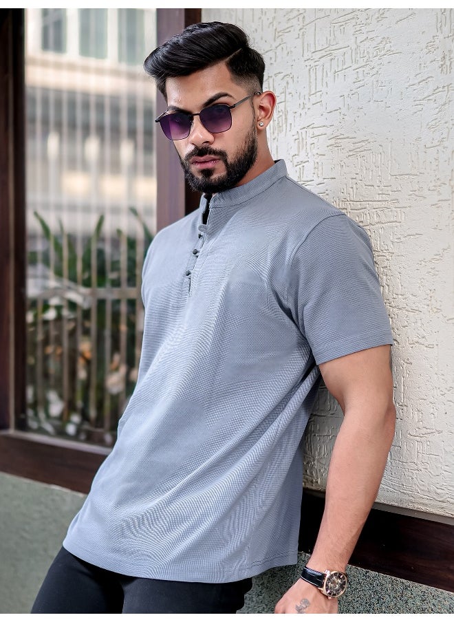 Maniac Maniac Men Solid Henley Neck Half Sleeve Light Grey Cotton Slim T-Shirt  - Image 2