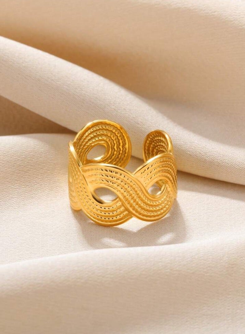 إيكوال خاتم نسائي من الاستانلس ستيل مطلي باللون الذهبي بمقاس موحد - Image 2