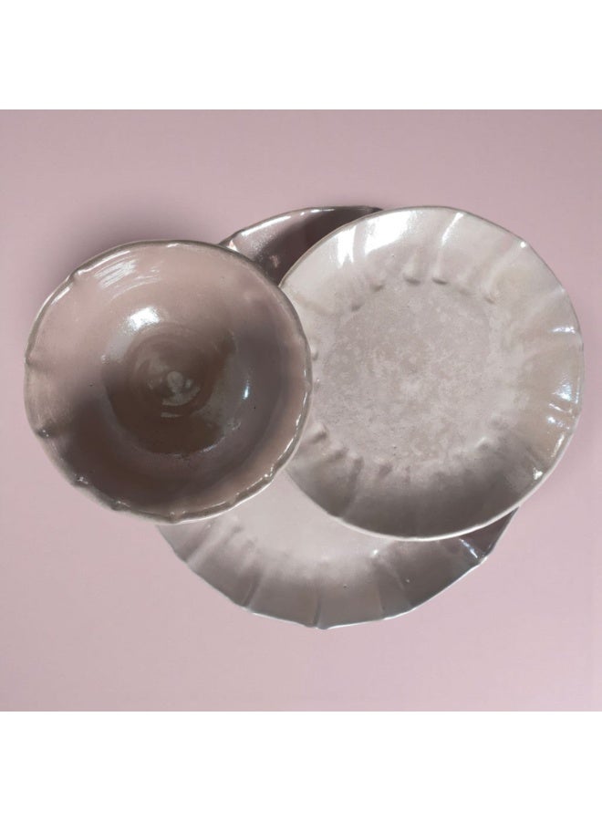 color zone pottery A 3-piece dinnerware set including a 27cm ceramic dessert plate. Microwave, dishwasher, and oven safe; lightweight and scratch-resistant. - Image 1