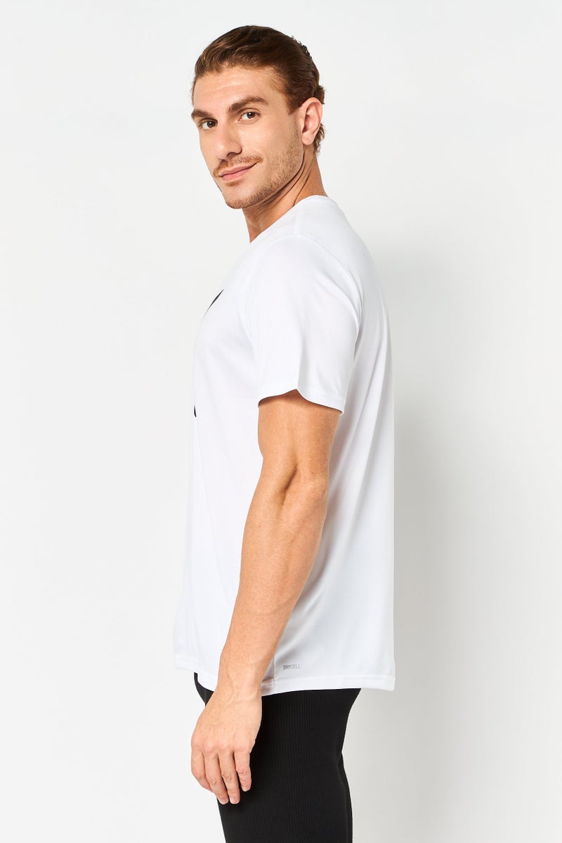 PUMA تي شيرت رياضي للرجال بأكمام قصيرة مناسب في الهواء الطلق، أبيض - Image 3