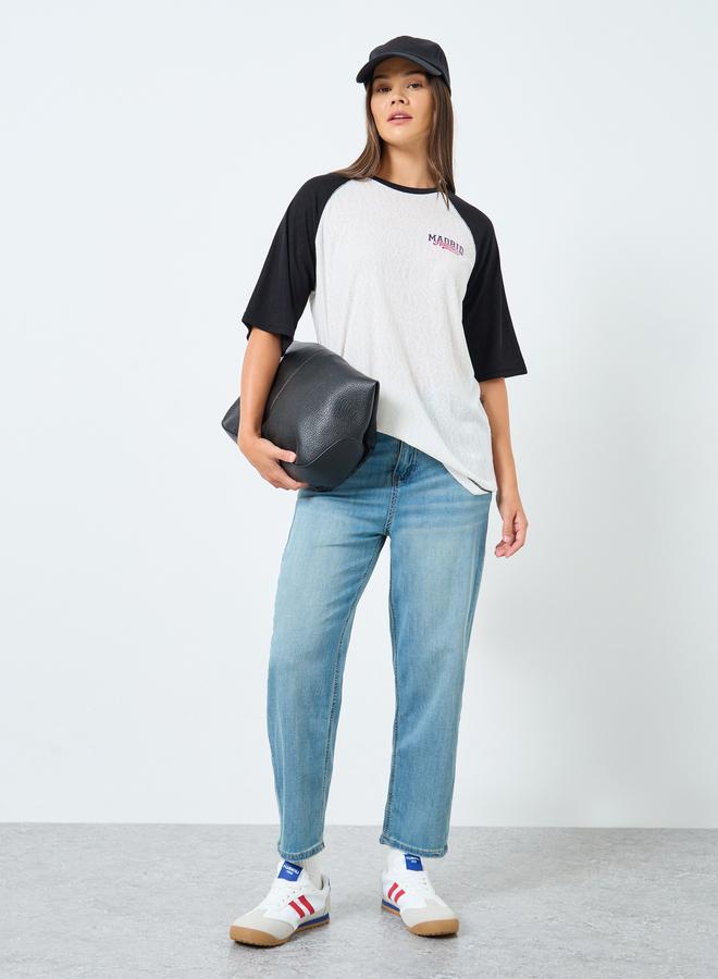 ستايلي تيشيرت أبيض واسع بأكمام راغلان - Image 2