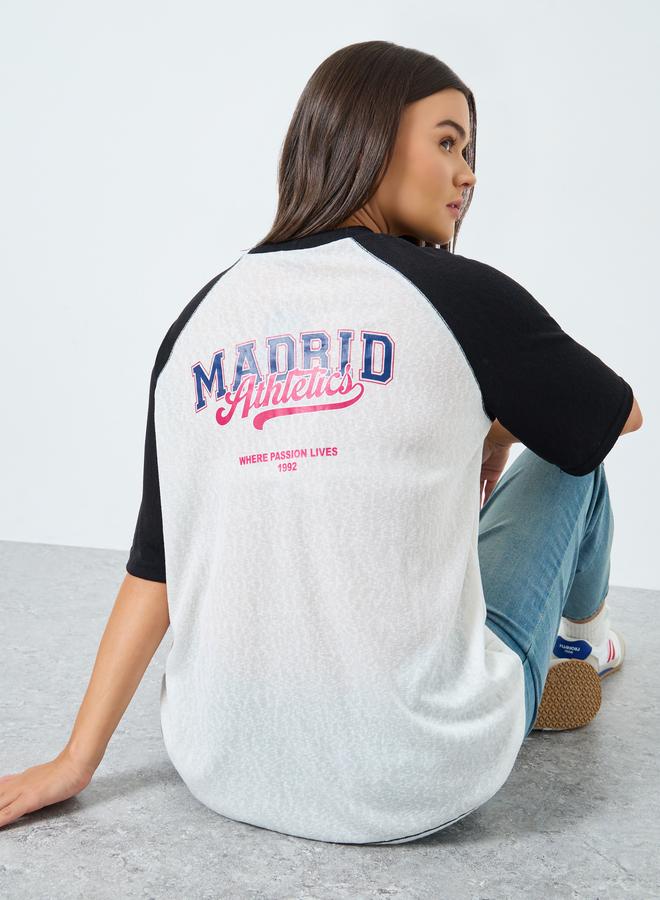 ستايلي تيشيرت أبيض واسع بأكمام راغلان - Image 1