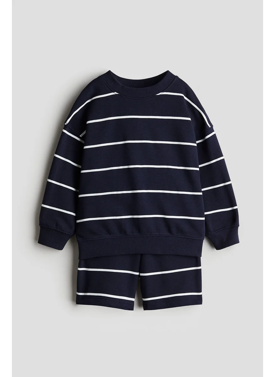 اتش اند ام 2-Piece Sweatshirt And Shorts Set
