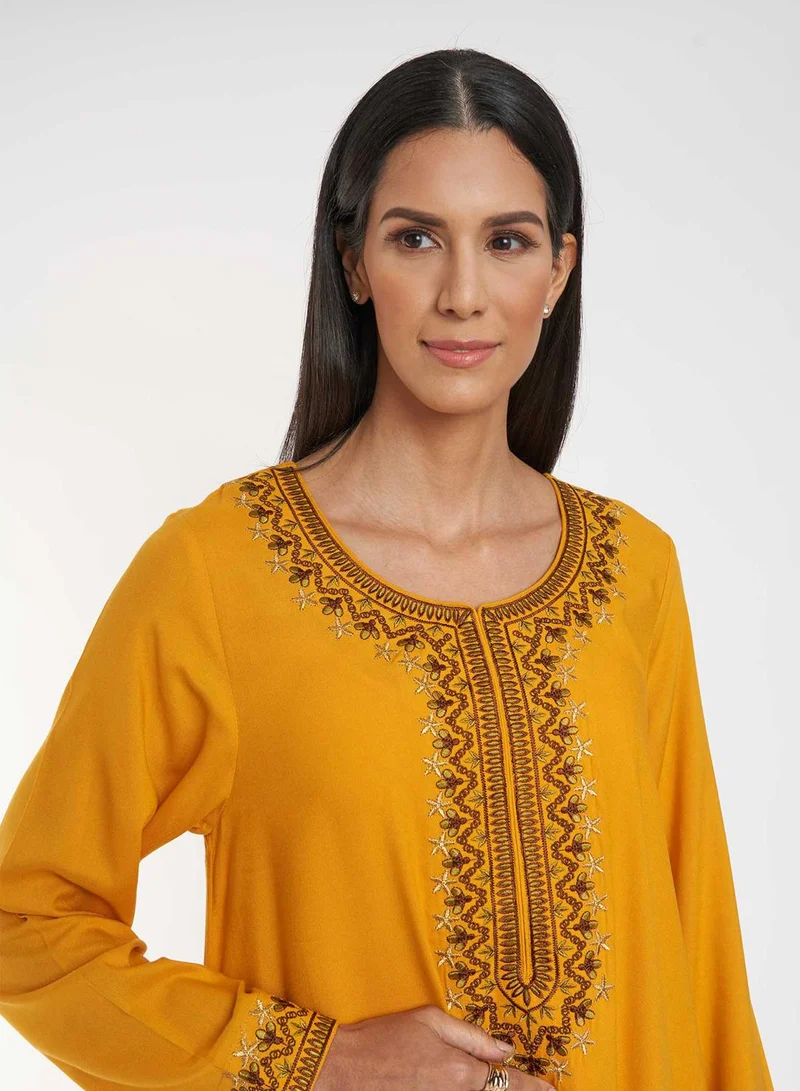 كشخة جلابية مطرزة يدوياً