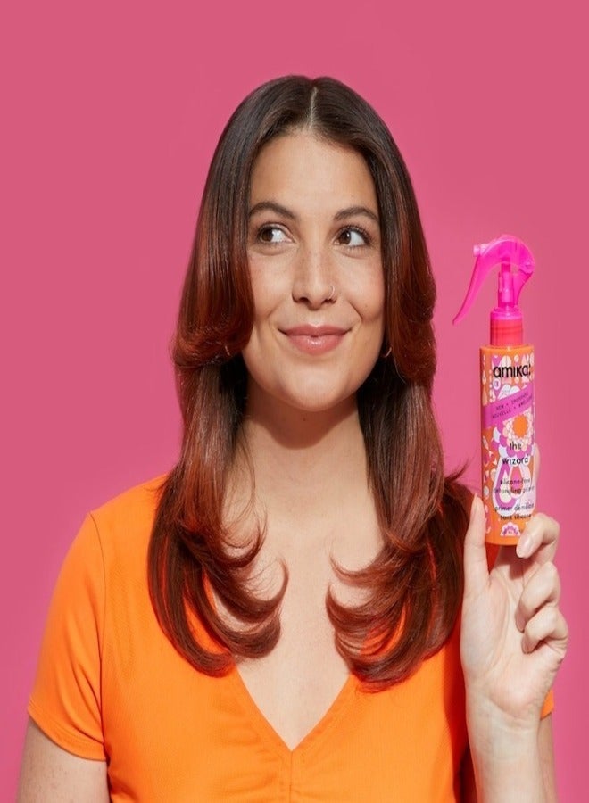 أميكا برايمر الشعر Amika The Wizard Detangling - بلسم متعدد الفوائد يترك على الشعر ورذاذ واقي من الحرارة لجميع أنواع الشعر ، وينعم ، يفك تشابك الشعر ، ويتحكم في التجعد ، ويجهز التصفيف - 5 أونصة / 150 مل - Image 2