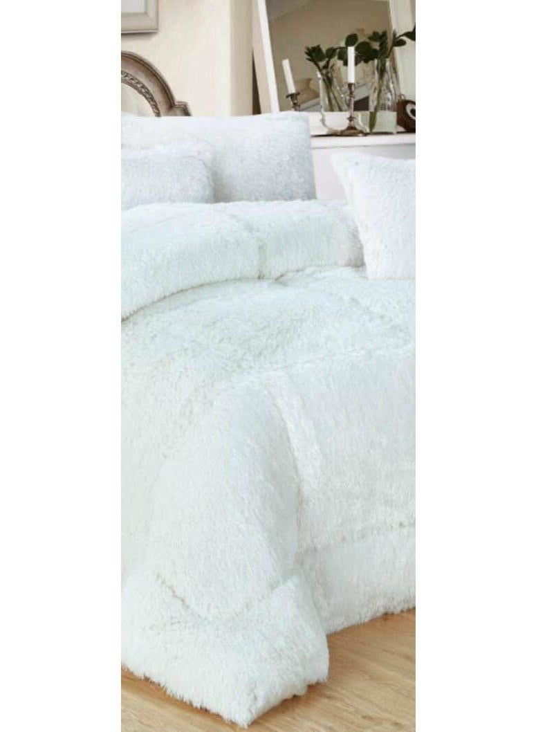 Horse Royal faux fur double bedspread to give you warmth and elegance - Image 3