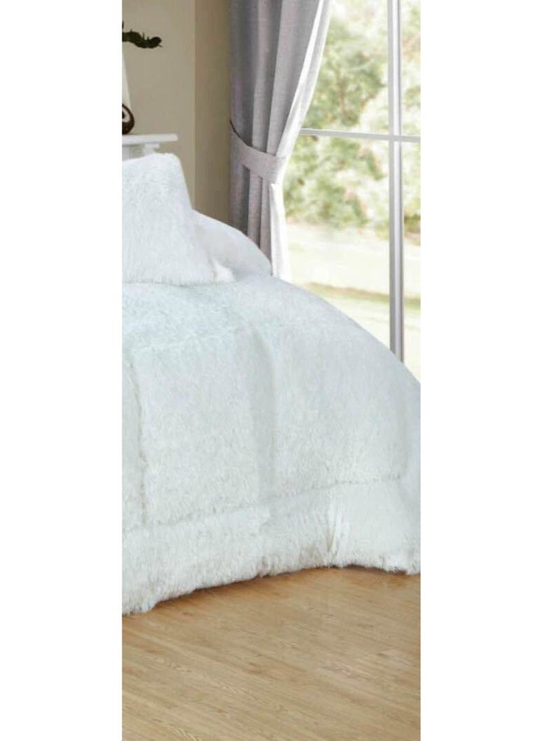 Horse Royal faux fur double bedspread to give you warmth and elegance - Image 4