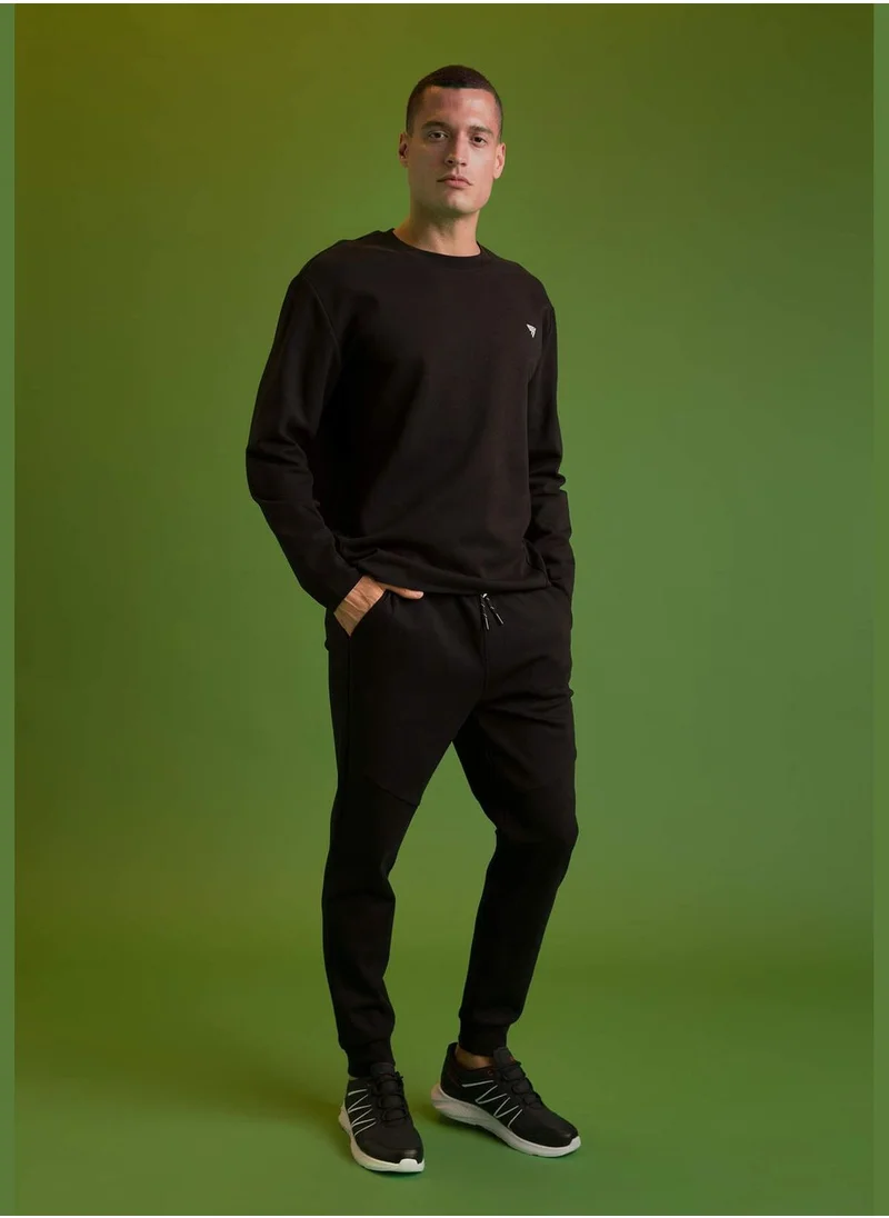 ديفاكتو Man Slim Fit Knitted Jogger